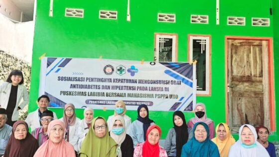 Mahasiswa PSPA Angkatan XII Fakultas Farmasi Lakukan Sosialisasi Pentingnya Kepatuhan Mengonsumsi Obat Anti Diabetes dan Obat Anti Hipertensi pada Lansia di Puskesmas Labibia