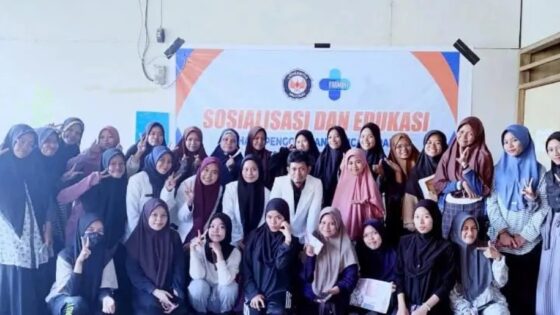 Mahasiswa Pendidikan Profesi Apoteker Angkatan XII UHO Kendari Sosialisasikan Bahaya Skincare Palsu